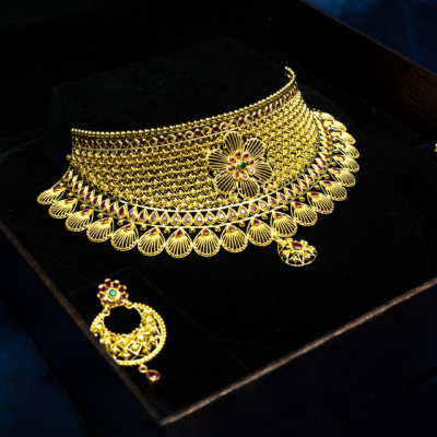 Royal Grace Choker Set